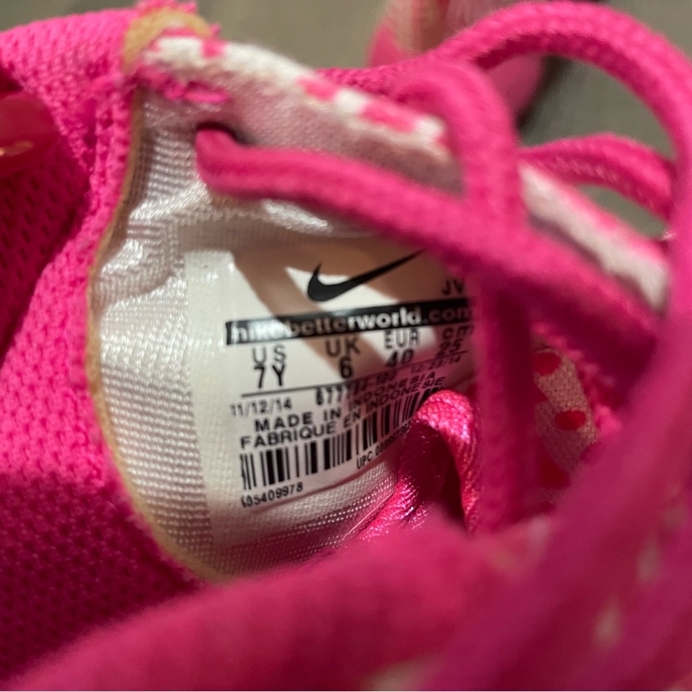 Nike Girl’s Roshe Aztec Pink Pattern Tennis Shoes - Picture 2 of 6